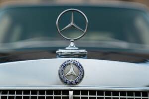 Image 18/50 of Mercedes-Benz 300 SEL 3.5 (1973)