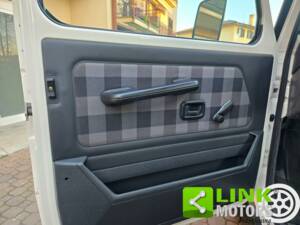 Bild 7/10 von Mercedes-Benz 200 GE (SWB) (1989)