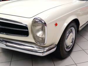 Bild 15/79 von Mercedes-Benz 230 SL (1965)