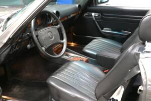 Image 26/37 of Mercedes-Benz 420 SL (1988)