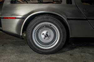 Image 19/66 of DeLorean DMC-12 (1981)