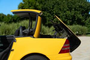 Immagine 28/50 di Mercedes-Benz SLK 200 (1997)