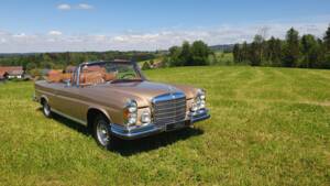 Image 29/38 of Mercedes-Benz 280 SE 3,5 (1969)