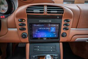 Image 28/63 of Porsche 911 Carrera 4S (2004)