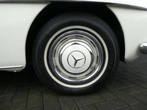 Afbeelding 24/29 van Mercedes-Benz 190 SL (1956)