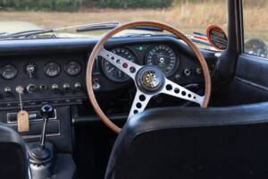 Image 23/40 de Jaguar Type E 4.2 (1966)