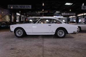 Image 4/36 of Ferrari 330 GT 2+2 (1964)