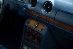 Image 34/62 of Mercedes-Benz 280 CE (1982)