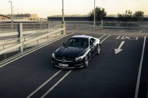 Image 22/33 de Mercedes-Benz SL 63 AMG (2012)