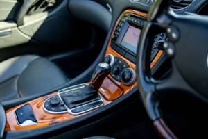 Image 47/50 de Mercedes-Benz SL 500 (2003)