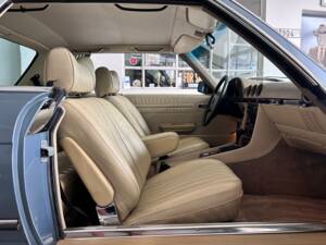Image 10/39 de Mercedes-Benz 350 SLC (1978)