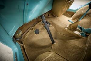 Image 30/48 of FIAT 600 Ghia "Jolly" (1963)