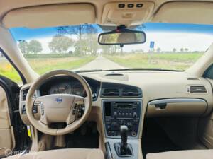 Imagen 16/40 de Volvo V 70 2.4 (2005)