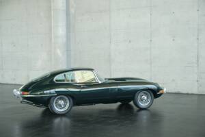 Image 37/50 de Jaguar E-Type (1970)