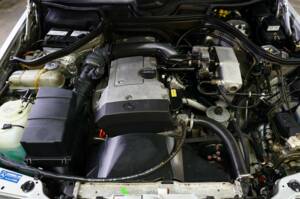 Image 30/36 de Mercedes-Benz E 220 T (1993)