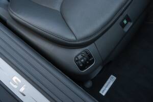 Image 44/86 de Mercedes-Benz SL 500 (2002)