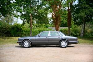 Afbeelding 30/50 van Jaguar XJ12 6.0 (1994)