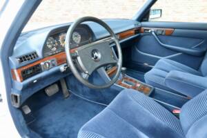 Bild 14/50 von Mercedes-Benz 380 SEL (1983)