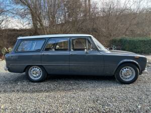 Image 5/43 of Alfa Romeo Giulia 1600 Giardinetta (1971)