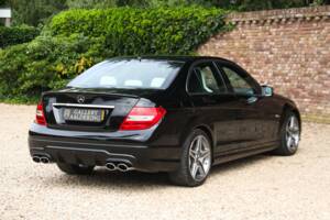Image 41/50 of Mercedes-Benz C 63 AMG (2012)