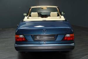 Bild 5/30 von Mercedes-Benz 300 CE-24 (1993)