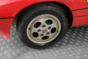Image 21/50 of Porsche 924 S (1987)
