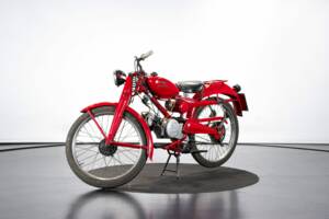 Immagine 8/50 di Moto Guzzi Motoleggera 65 (1951)