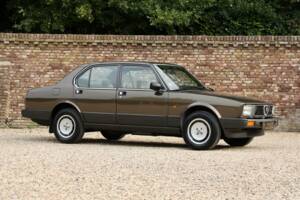 Afbeelding 43/50 van Alfa Romeo Alfetta 2.0 (1984)