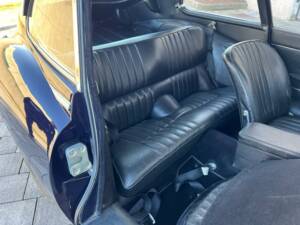 Bild 32/34 von Jaguar E-Type (2+2) (1966)