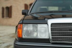 Obraz 11/49 pojazdu Mercedes-Benz 320 E (1993)