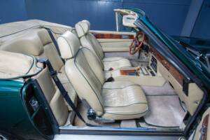 Image 14/20 of Aston Martin V8 (1981)