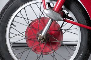 Image 13/50 de Moto Guzzi 250 SS (1950)