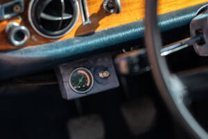 Image 27/40 of Mercedes-Benz 250 CE (1970)