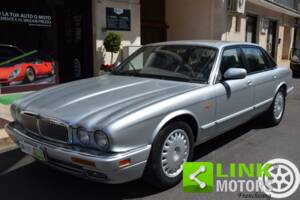 Bild 1/10 von Jaguar XJ6 3.2 (1995)