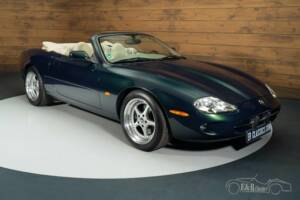 Image 3/19 de Jaguar XK8 4.0 (1998)
