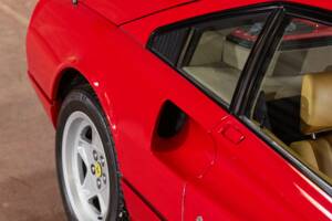 Image 38/79 of Ferrari 328 GTB (1985)