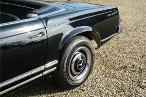 Image 27/50 of Mercedes-Benz 230 SL (1966)