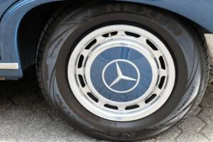 Image 51/76 de Mercedes-Benz 220 S b (1963)