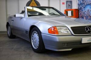 Image 2/38 of Mercedes-Benz 500 SL (1991)