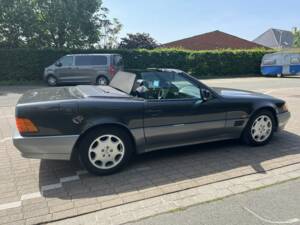 Image 3/6 de Mercedes-Benz SL 280 (1995)