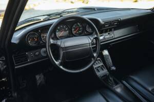 Bild 24/39 von Porsche 911 Carrera 4 (1993)