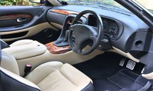 Image 4/50 de Aston Martin DB 7 Vantage (2002)