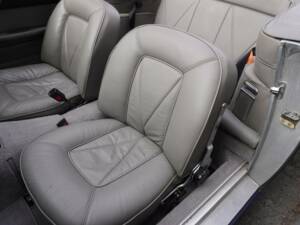 Bild 13/17 von Aston Martin DB 6 Volante (1967)