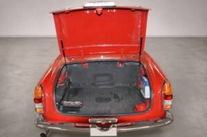 Image 24/31 of Alfa Romeo 2600 Spider (1964)
