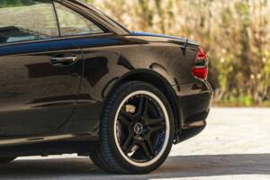 Afbeelding 13/50 van Mercedes-Benz SL 55 AMG (2002)