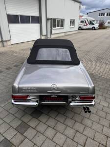 Image 36/36 of Mercedes-Benz 280 SL (1968)