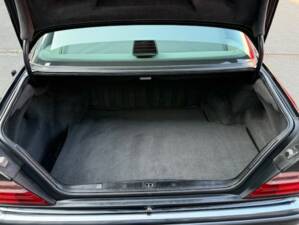 Image 20/27 of Mercedes-Benz E 500 (1994)