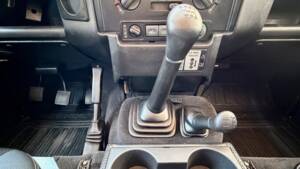 Bild 16/18 von Land Rover Defender 90 TD4 (2007)