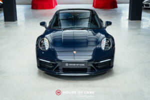 Image 3/50 of Porsche 911 Carrera 4S &quot;Belgian Legend Edition&quot; (2020)