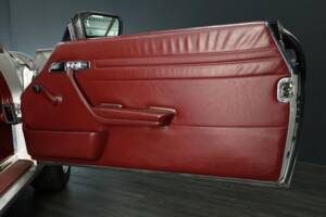 Immagine 21/30 di Mercedes-Benz 300 SL (1988)